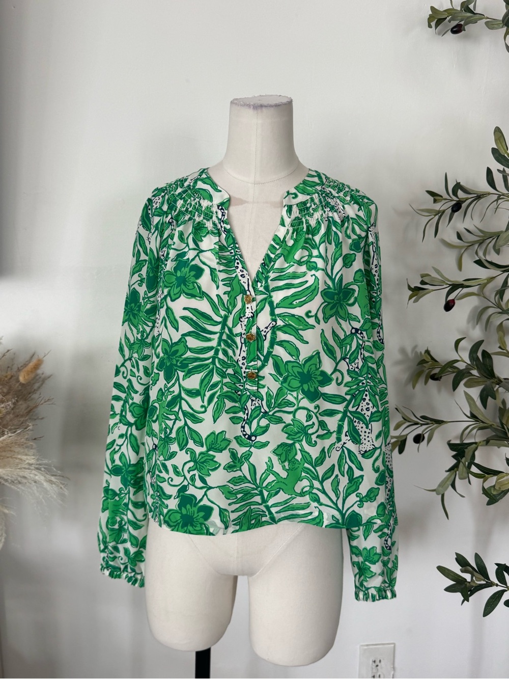 Lilly pulitzer - Elsa Leafy Silk Top Size Medium